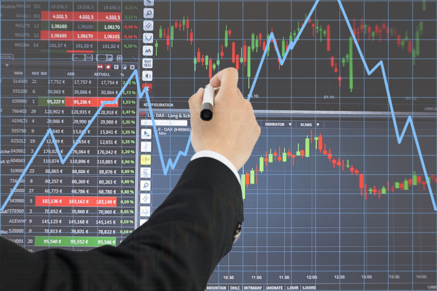 财经:千红网配资公司-银行半年业绩“预热”：7家快报4家营收净利双增长 九台农商行净利降幅约8成