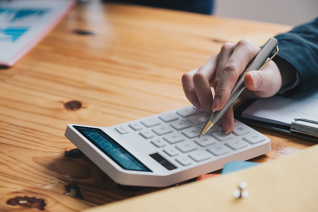 蓝佛安：将发行首批特别国债5000亿元，支持国有大型商业银行补充核心一级资本|界面新闻