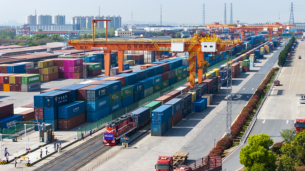 配资:东财创业板c-【专访】卢锋：特朗普试图用高关税促进制造业大规模回流的目标难以实现