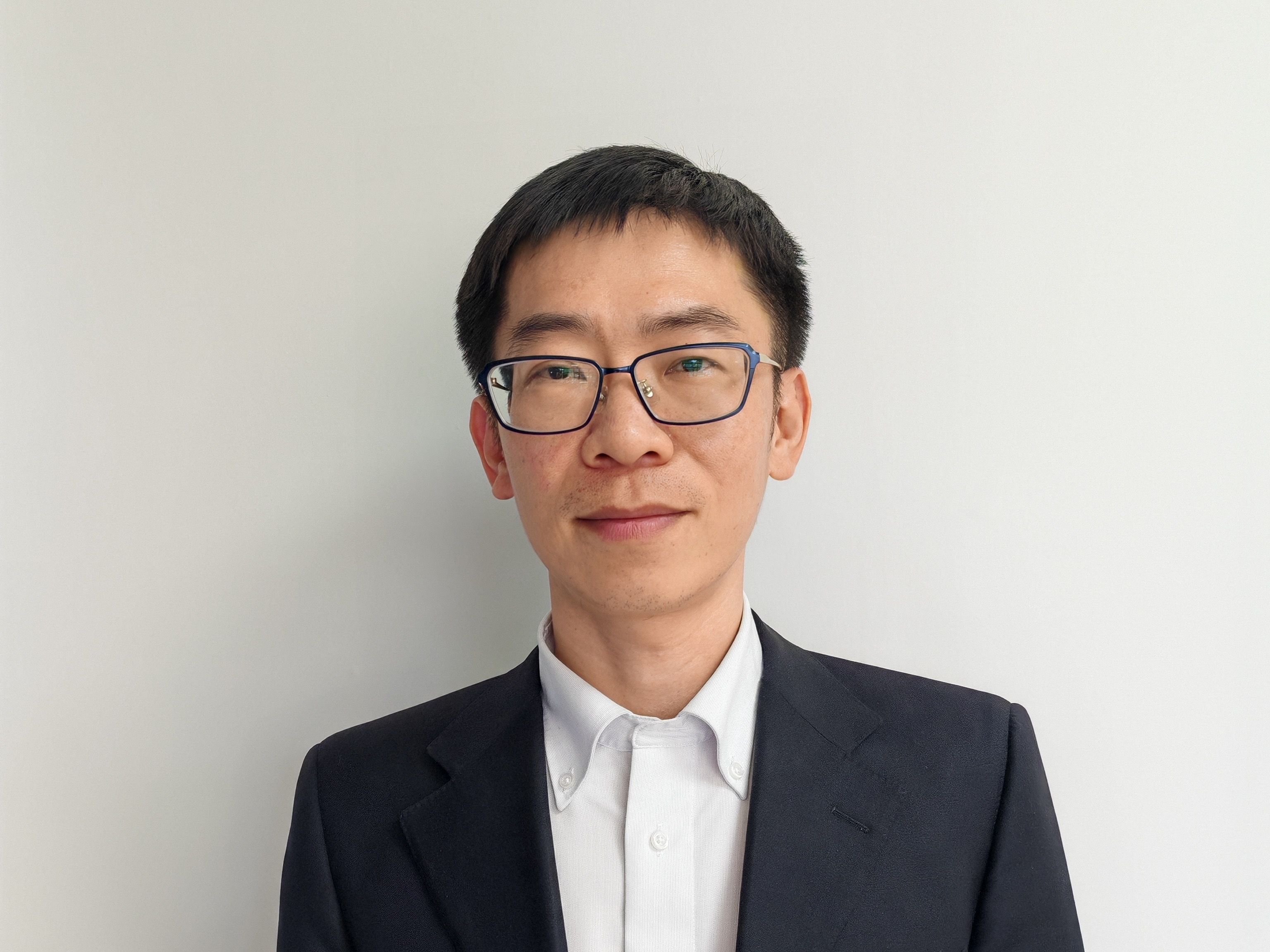 财经:证券与投资-【专访】周密：加强和“一带一路”国家的合作，降低特朗普极端关税影响