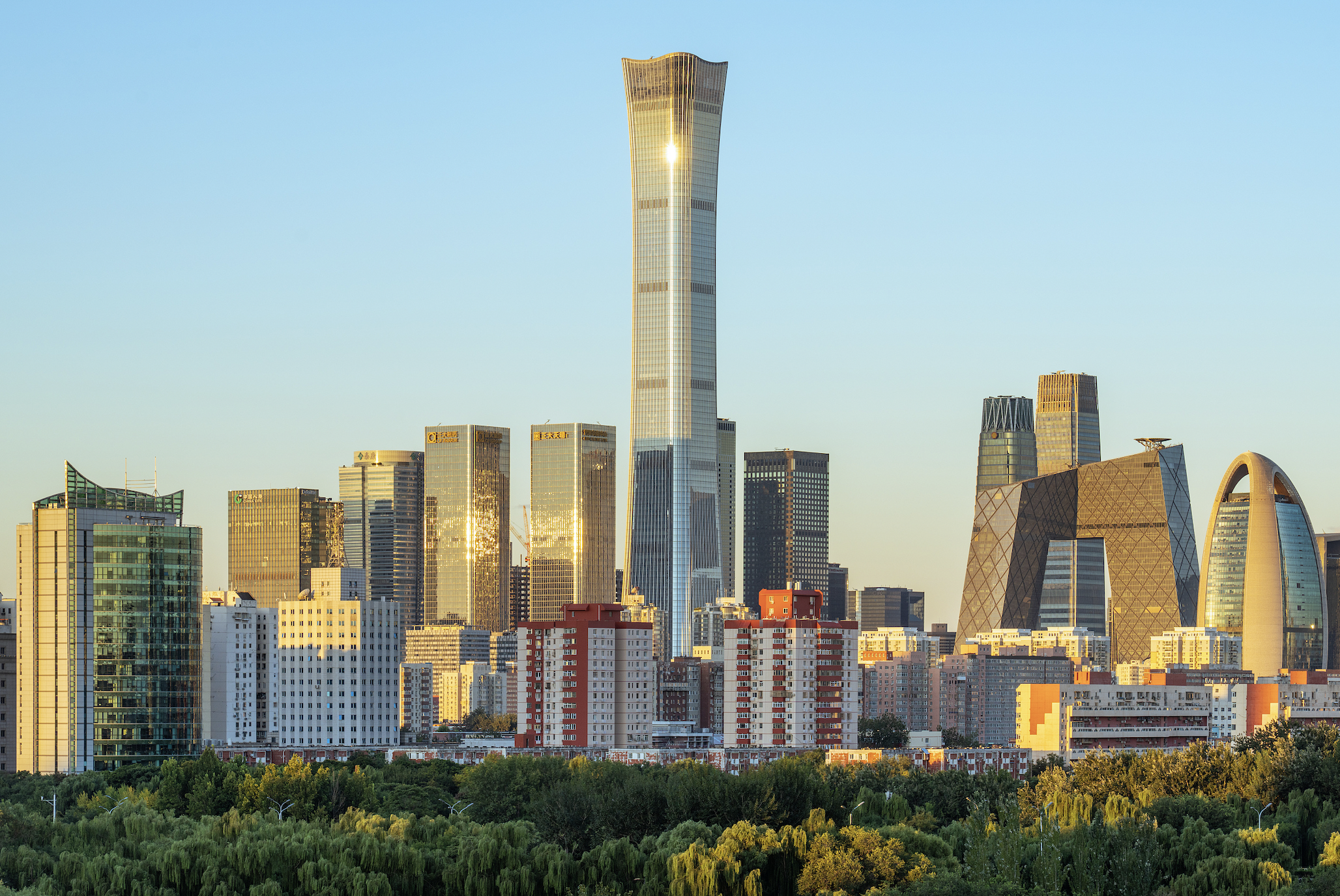 配资:在线配资开户-中央政治局会议要求加紧实施更加积极有为的宏观政策，适时降准降息