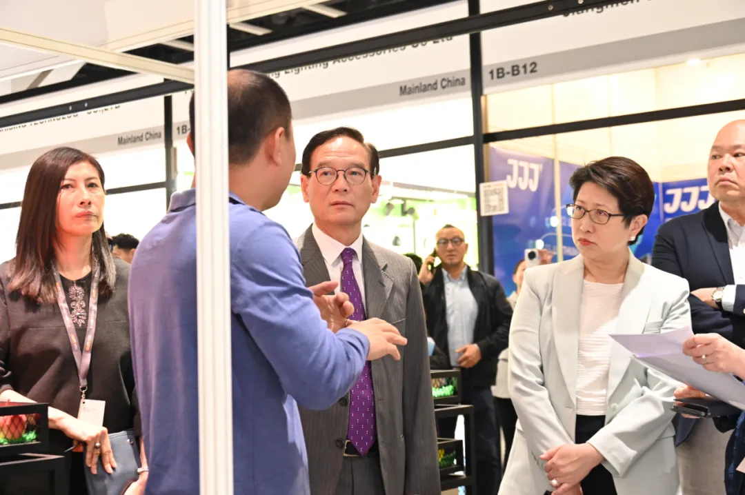 热点:配资平台大圣配资好-金流明ai照明2025香港春灯展大放异彩